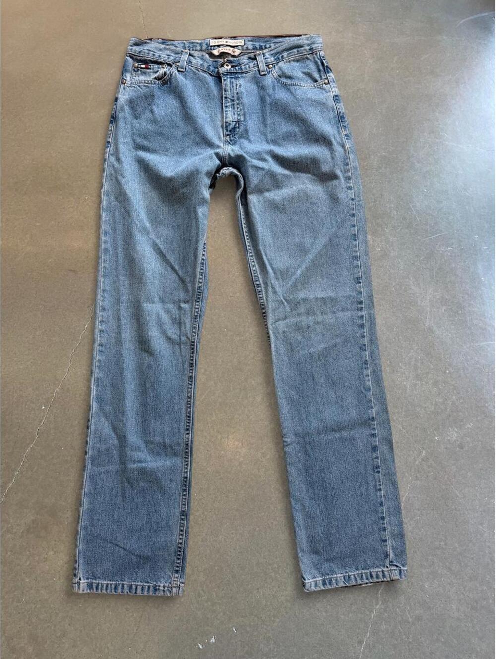 Vintage Tommy Hilfiger Classic Fit Jeans Light Wash Blue Denim 32x31 Y2K
